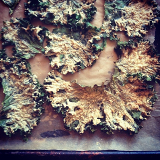 Super Cheesy Kale Chips (dairy-free)