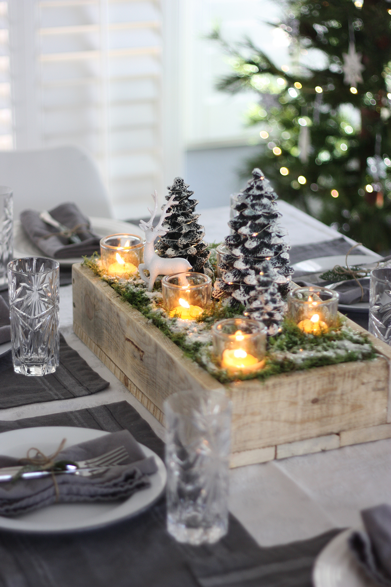 DIY Christmas Table Centerpiece - The Spunky Coconut